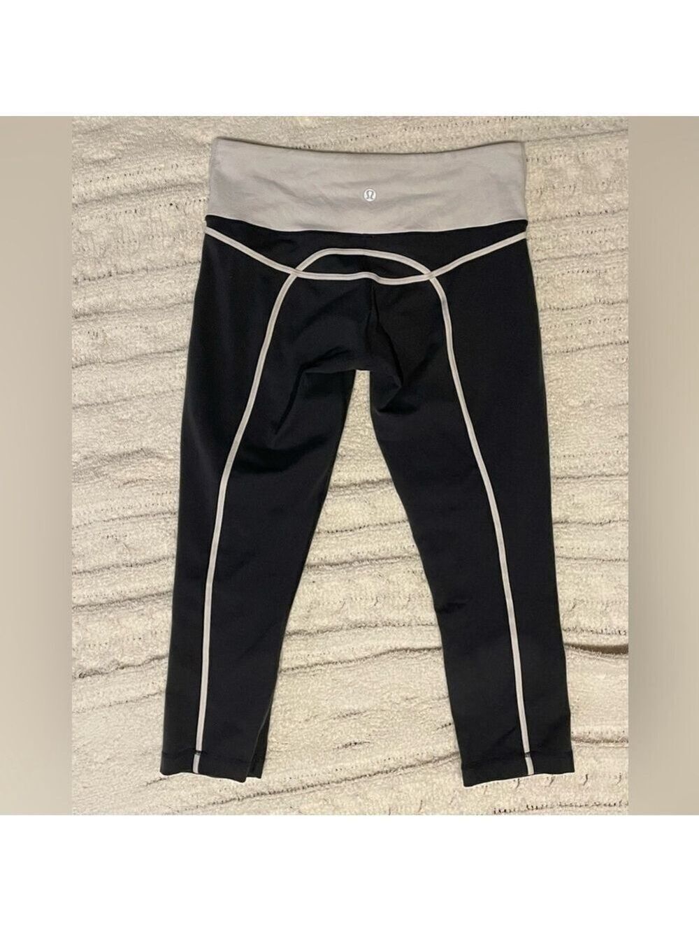 Lululemon Black Gray White Mid Rise Crop Leggings Size 6 - Picture 4 of 9